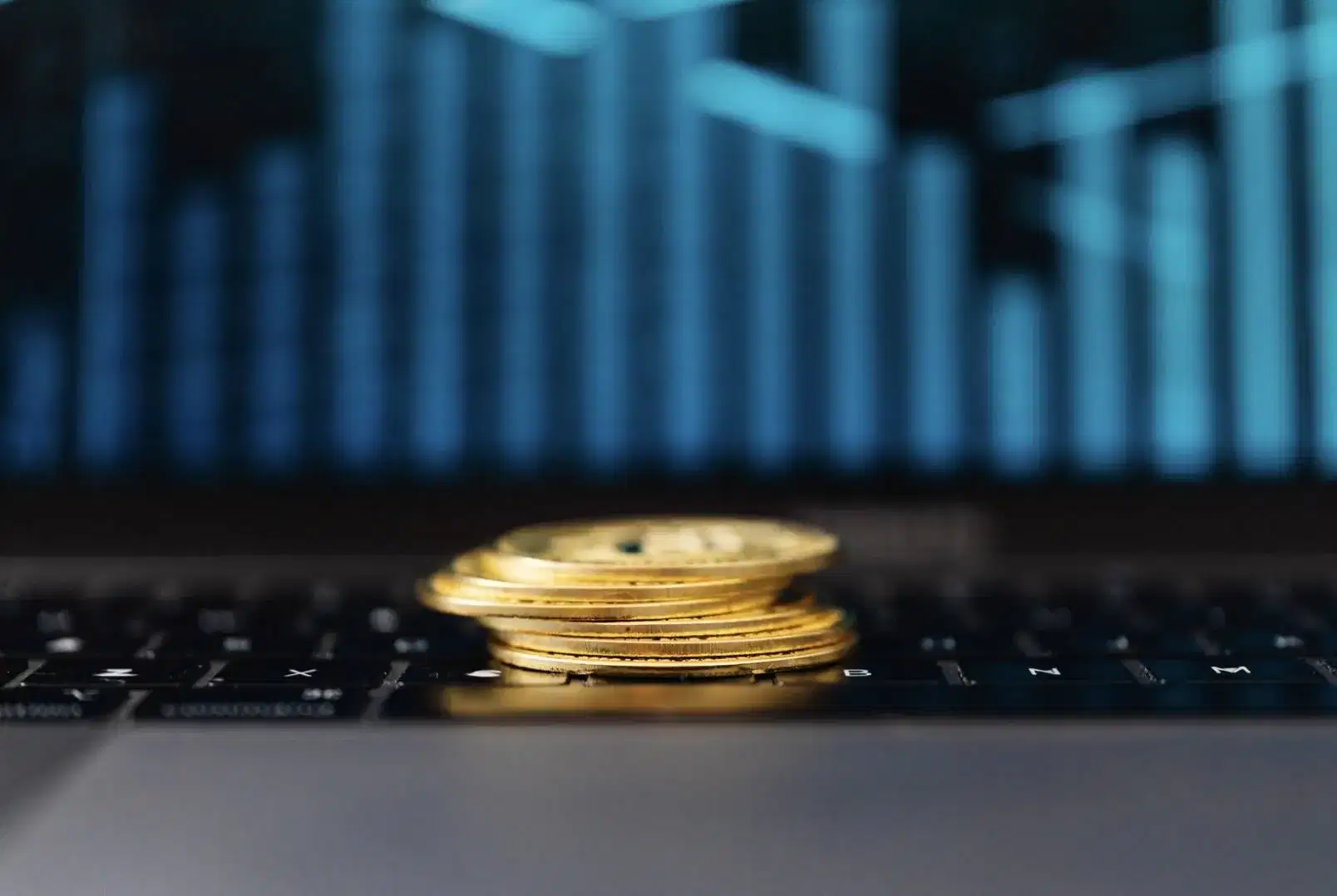 Native gold is a metal alloy containing gold and silver in their natural, unrefined form. The museum's director, Emmanuel Skoulios, told BFMTV...